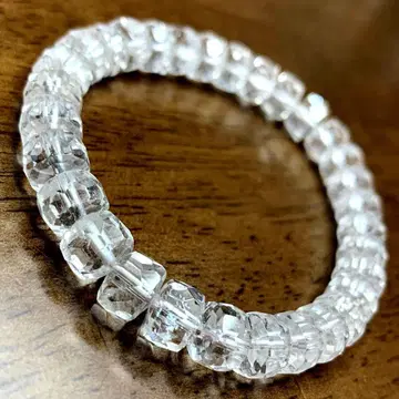 브라질산 고품질 수정 팔찌 1점