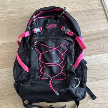 콜맨 백팩 블랙 별 패턴 대용량