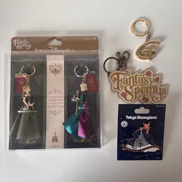도쿄 디즈니 리조트 키링 & 핀 배지 모음