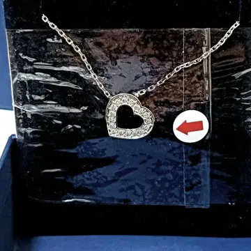 새상품 박스 포함 스와로브스키 오픈 하트 목걸이 펜던트 새상품급