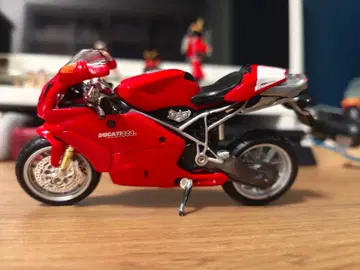 Ducati 999s 피규어