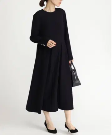 베르메이유 페예나 백 새틴 플레어 원피스