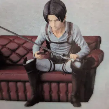 진격의 거인 자유로의 진격 B상 리바이 피규어