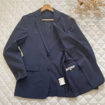 캐서린 햄넷 얇은 소재 자켓 네이비 컬러 M