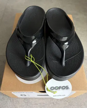 [ 6size ] OOFOS 우포스 통굽 샌들 플립플랍 블랙
