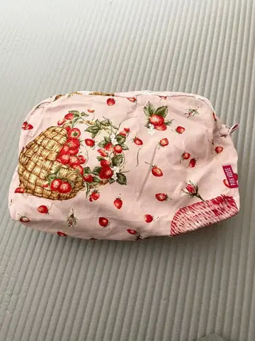 Pink House 딸기 무늬 파우치