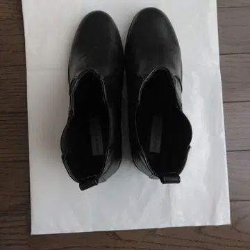 블랙 가죽 첼시 부츠