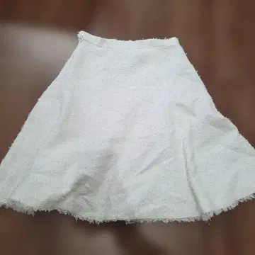다이키 ANAYI 프린지 트위드 플레어 스커트 사이즈36 화이트