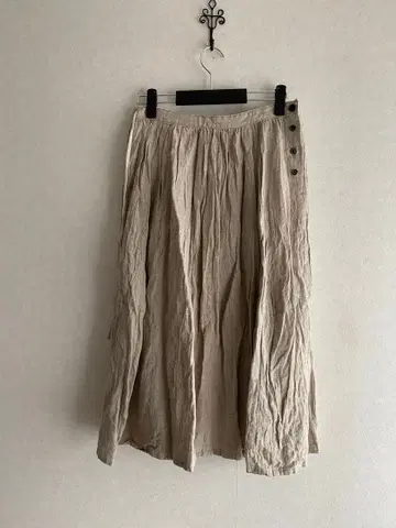 스즈키 타카유키 잇쿠나 린넨 혼방 주름 가공 스커트 베이지