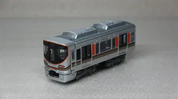 B 트레인 오사카 순환선 323계 선두차 팬터그래프 없음 B01