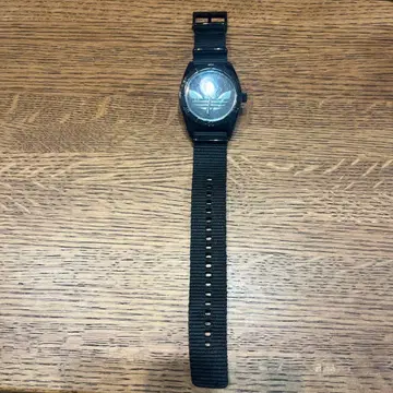 아디다스 블랙 나일론 시계