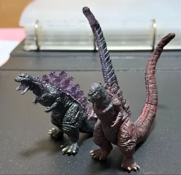 신 고질라 피규어 2체 세트