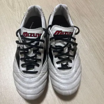 미즈노 모렐리아 축구화 스파이크