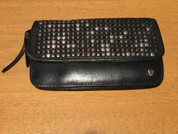 HTC 유럽 한정판 스터드 트래커 지갑