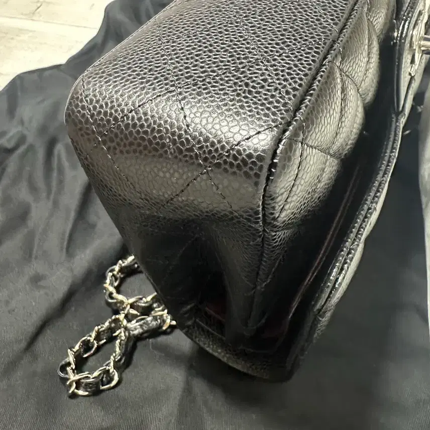샤넬 클래식 캐비어 은장 미디움 미듐 사진 3