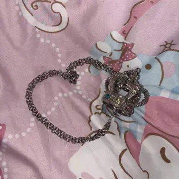 수요일의 앨리스 왕관 목걸이 대 실버