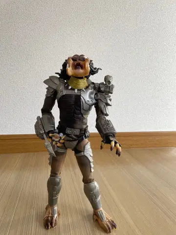 프레데터 피규어