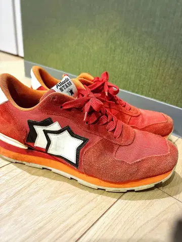 아틀란틱 스타스 레드 스웨이드 신발