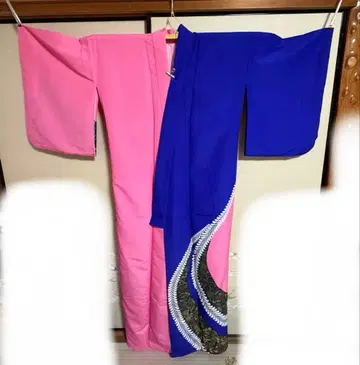 무용 기모노 핑크와 파랑의 콤비네이션