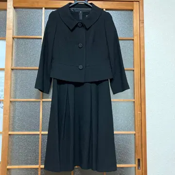 CU-RO 블랙 원피스 수트 9AR