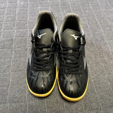 미즈노 모나르시다 풋살화 남성용 26cm 발볼 넓은 경량