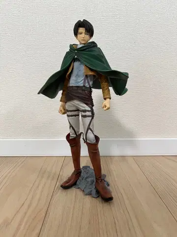 진격의 거인 리바이 피규어