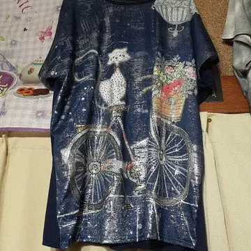 고양이와 자전거의 블루 반팔 T셔츠