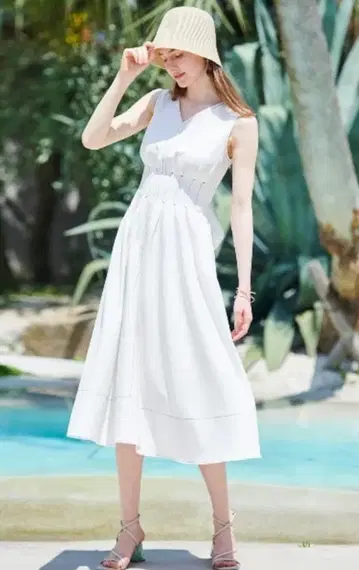 앙데팡당 배색 스티치 백산 민소매 원피스