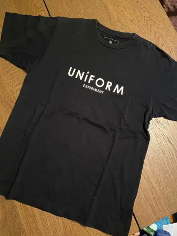 UNIFORM EXPERIMENT 블랙 T셔츠 사이즈 1
