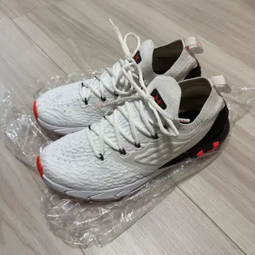 언더아머 under armour 호버 팬텀 스니커즈 26.5