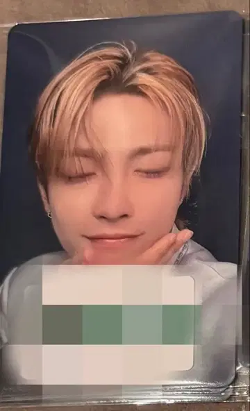 ATEEZ 아치즈 홍중 유니버셜 특전 트레카