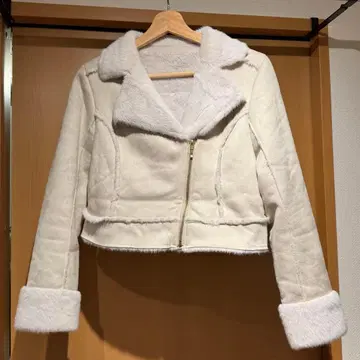 LAISSE PASSE 페이크 무스탕 라이더 S 사이즈 아이보리