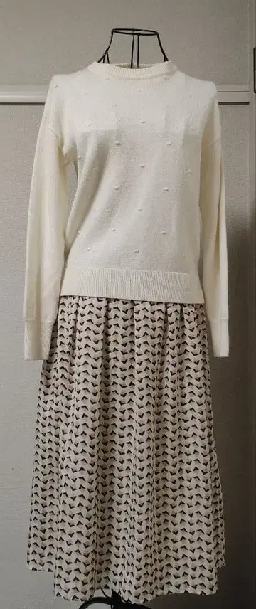 오샤레 [ Paul Stuart ] 도트 전개 프린트 스커트