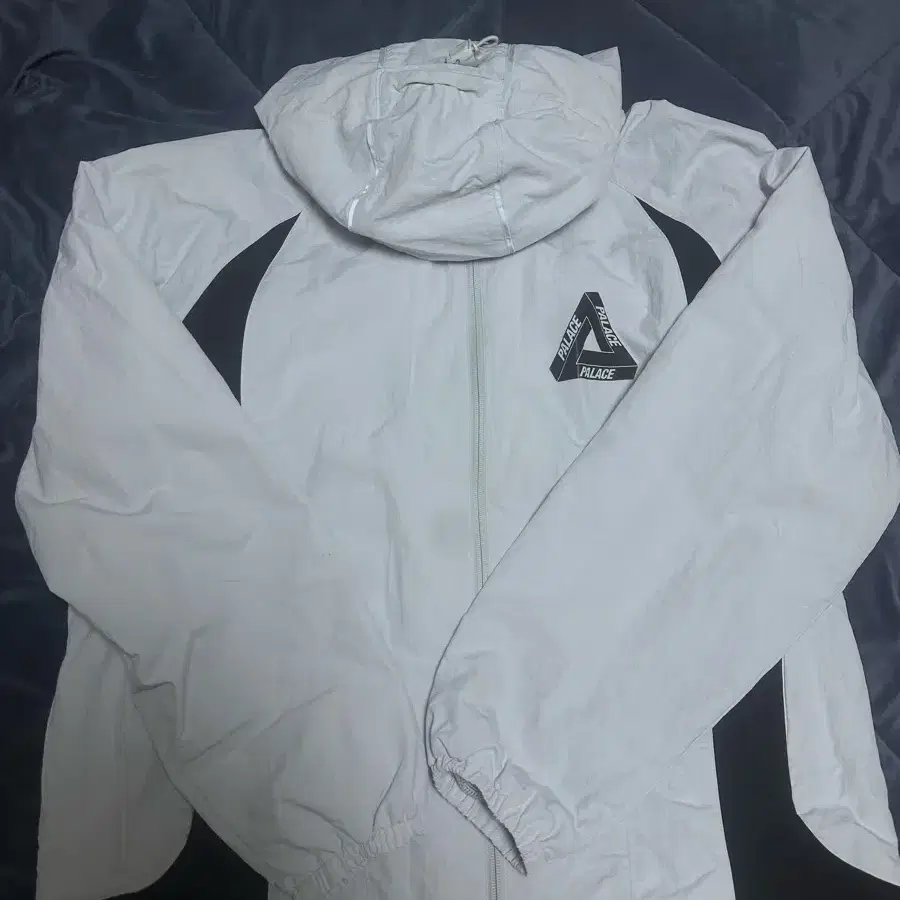 Palace Pal-tex Reversible Jacket L on Bunjang Global Site.