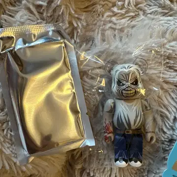 새상품 베어브릭 시리즈 51 아이언 메이든 시크릿