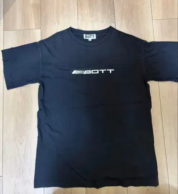 BOTT 블랙 T셔츠 M 사이즈