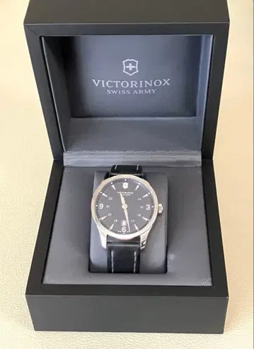 Victorinox 손목시계 블랙