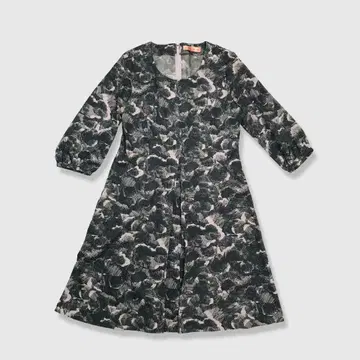 4627 YUMA KOSHINO 올 패턴 7부 소매 플레어 원피스 둥근넥