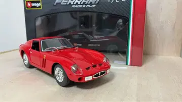 Bburago 페라리 250 GTO 미니카 1/24