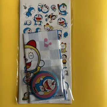 도라에몽. 씰. 캔뱃지. 손수건. 세트 상품