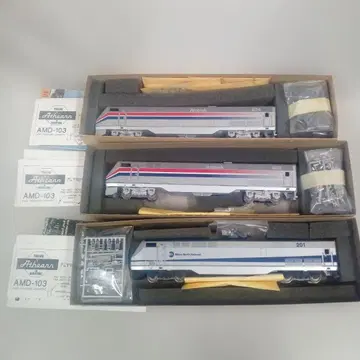 Athearn AMD-103 No.824, No.803, P40 201