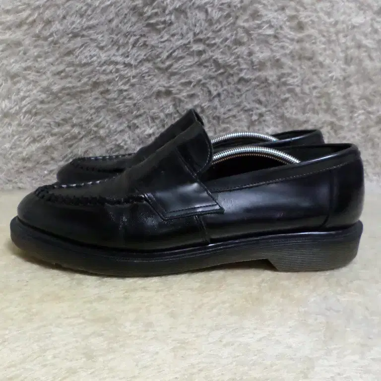 Dr. Martens Abbott Penny Loafer 260mm UK7 on Bunjang Global Site.