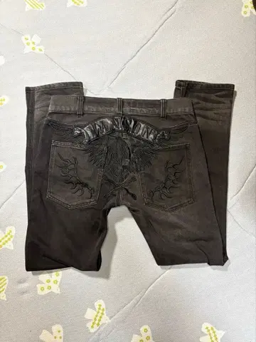 VANSON 스컬 윙 자수 팬츠 블랙 데님