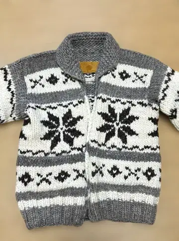 캐나다 육두께, 두꺼운 원단 카우친 스웨터