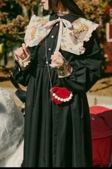 쿠틸과 레트로 멀티 웨이 탈부착 카라 원피스