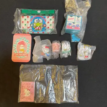 산리오 가챠 식품 완구 여러 가지 모음