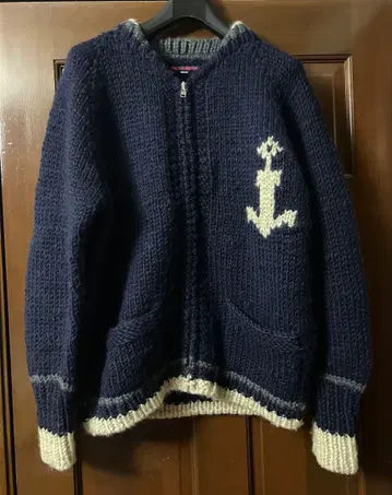 할리우드 런치 마켓 BLUE BLUE 카우친 스웨터