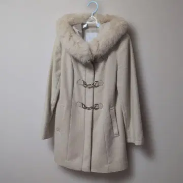 세실 맥비 코트