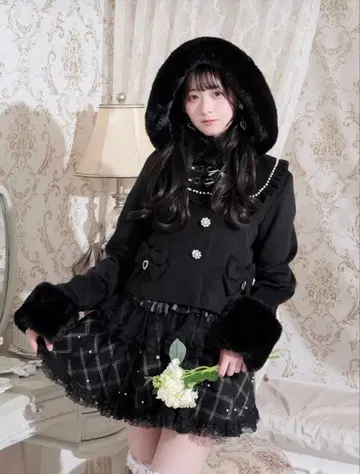 NOEMIE 노에미 요크 프릴 도리 숏코트 블랙