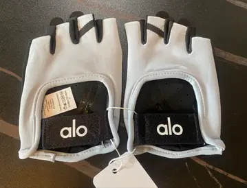 ALO Yoga 스포츠 블로그